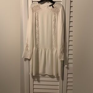 Elegant White Lace Dress , Size S ( Fits M size)